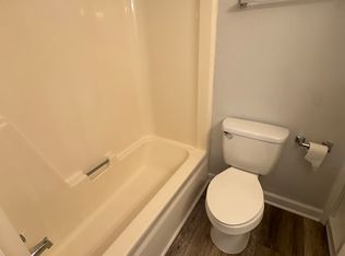 702 S Aspen St APT 6, Lincolnton, NC 28092