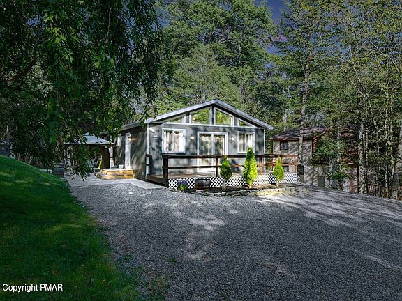 3rd image of 106 Violet Pl