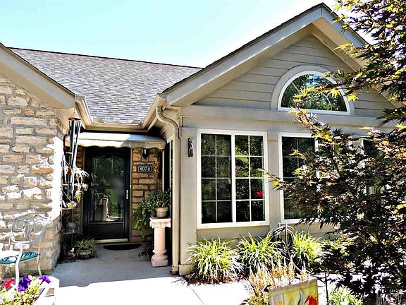 2nd image of 807D Wynnshire Dr