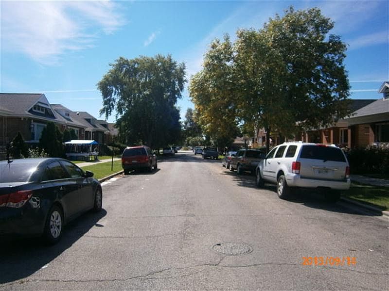 2nd image of 6422 S Francisco Ave