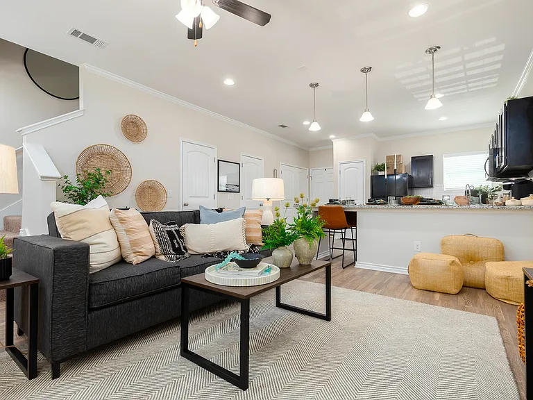 Experience Modern Open-Concept Living with Designer Light Fixtures at Seaglass Apartments - Elevate Your Corpus Christi Lifestyle