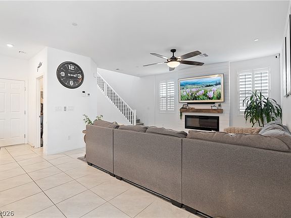 3rd image of 10925 Oregano Ave