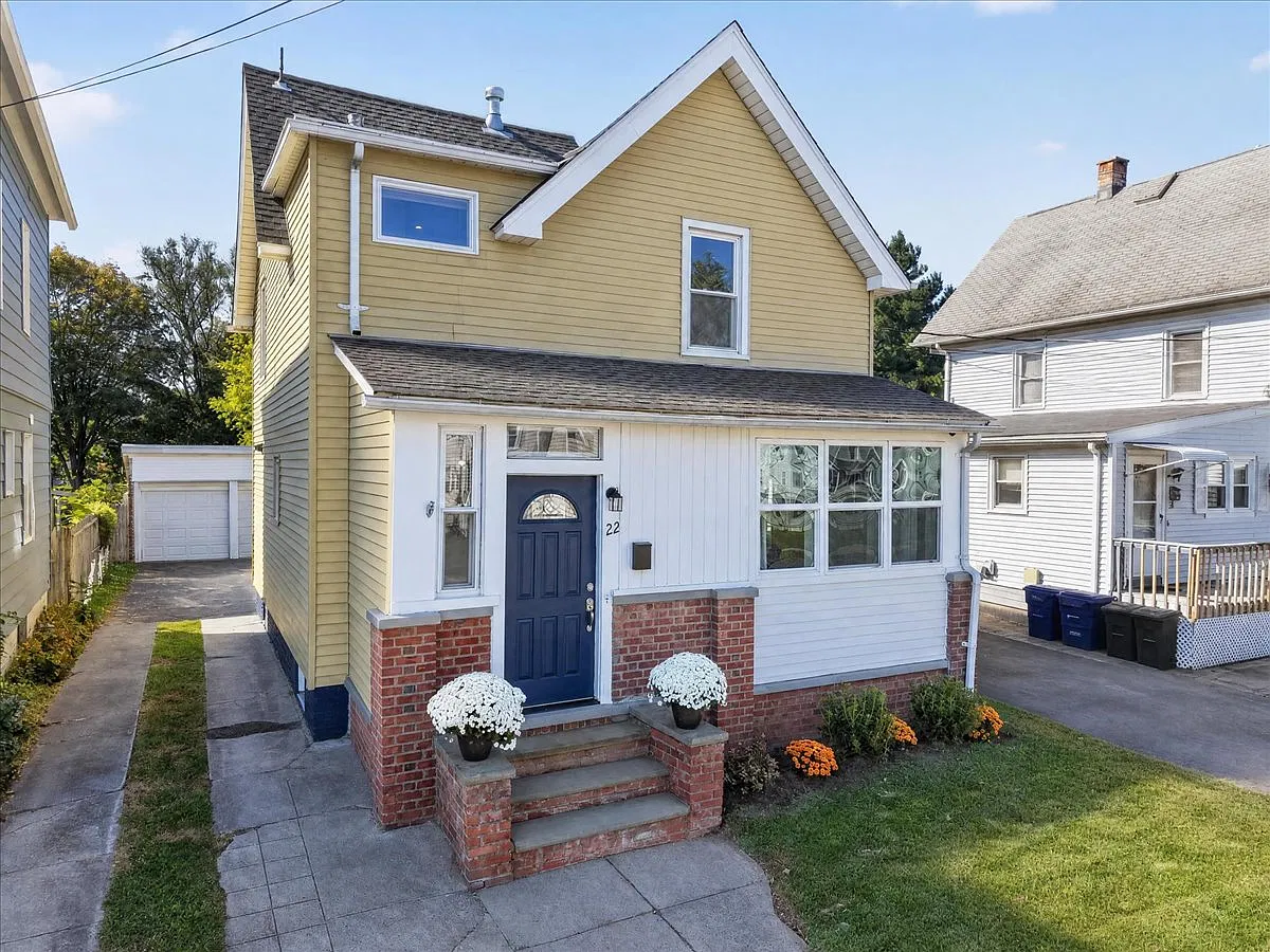 3 bed, 2.5 bath, 1402 sqft, $3,400 — Photo 3