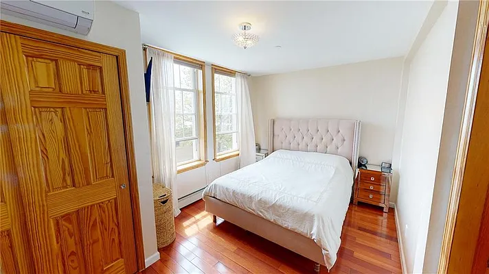 Sold by Remax Edge | media 10