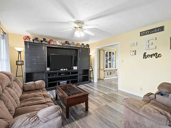 5th image of 3724 Heather Dr
