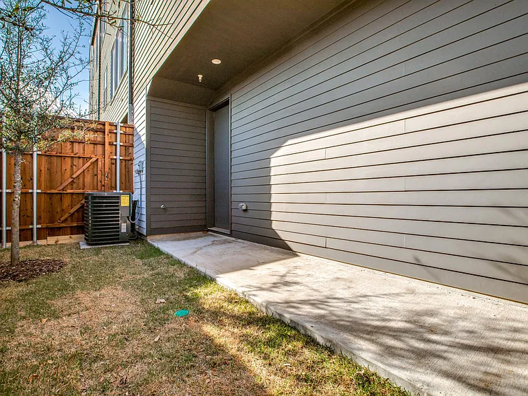 2143 Mail Ave #103 — Photo 23