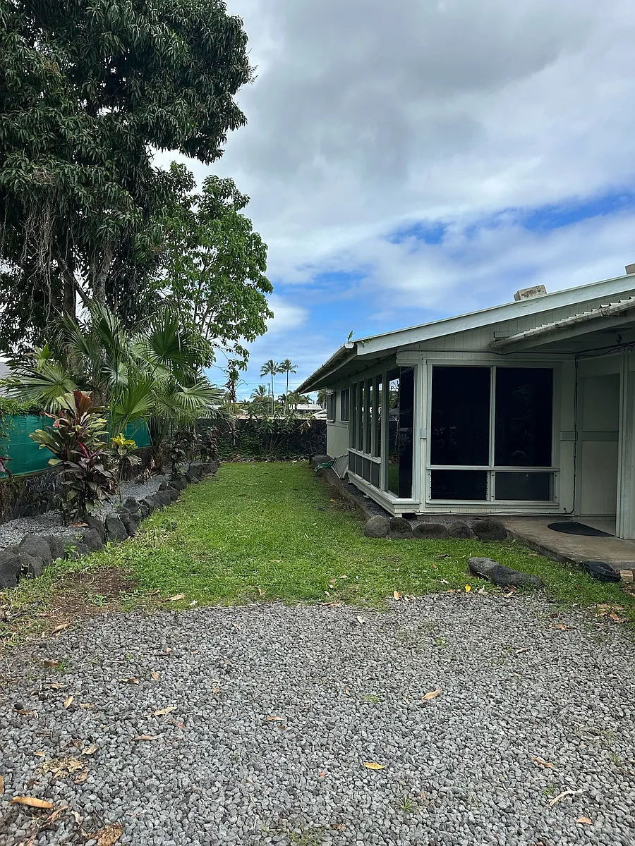Building Photo - 655A Hinano St #1