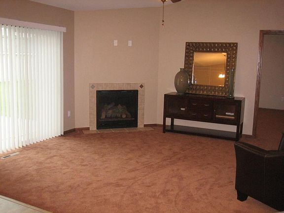 3rd image of 2202 Pembrooke Dr