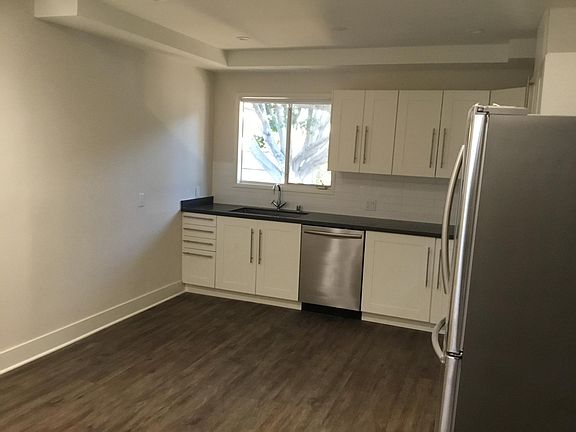 4th image of 3105 Arizona Ave #3105