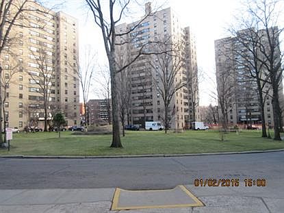 4th image of 4 Fordham Hill Oval APT 14H