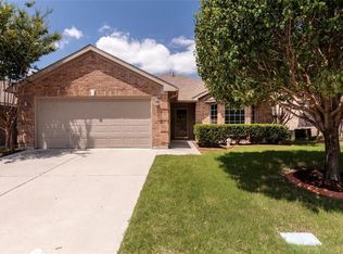 8657 Lariat Cir, Fort Worth, TX 76244