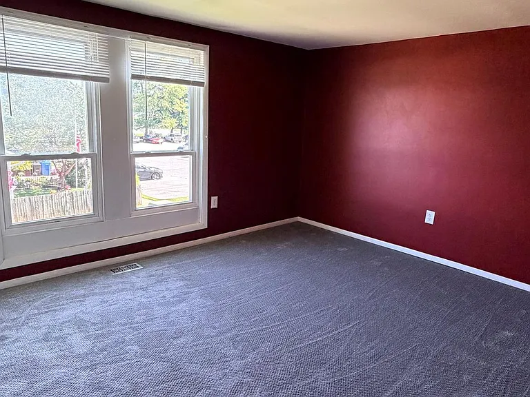453 Berry Ct — Photo 10