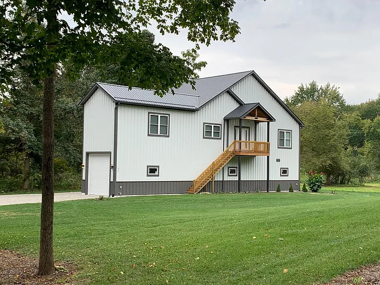 501 Winona Beach Dr — Photo 2