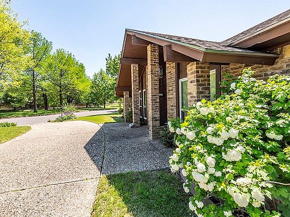 3rd image of 4200 French Lake Dr