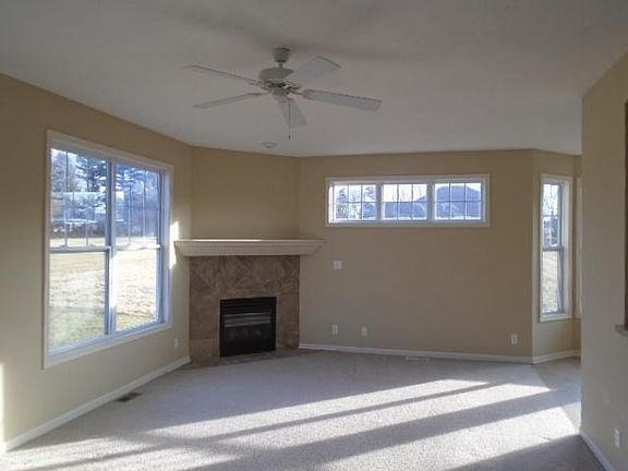 4th image of 1624 Meadowlark Ln
