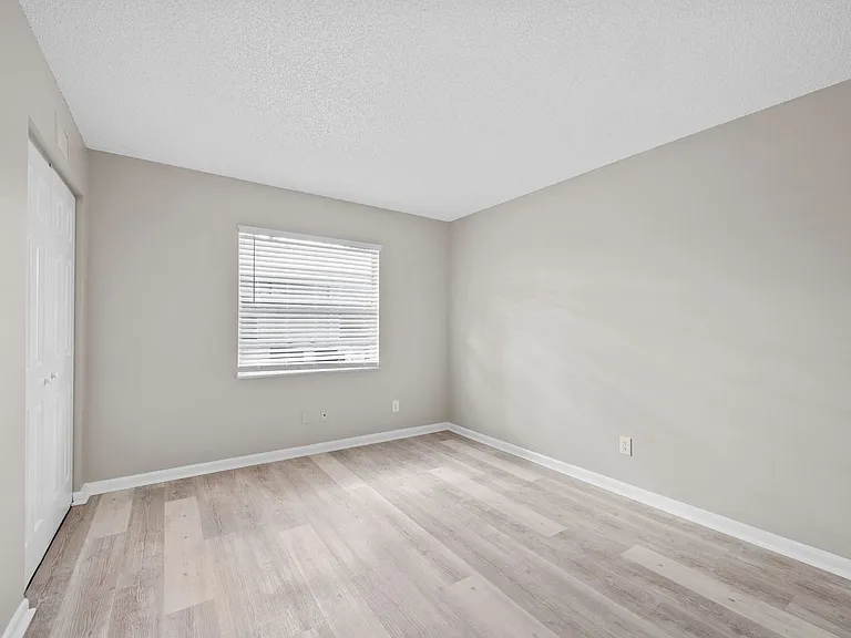Canterbury Place Apartments — Photo 7