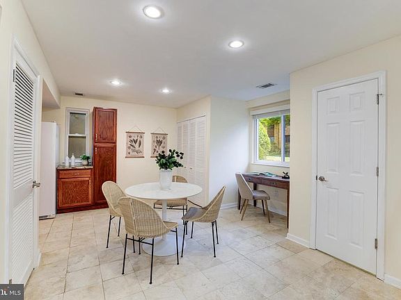 2nd image of 11102 Saffold Way