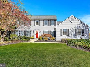 14 Barrington Dr, West Windsor, NJ 08550