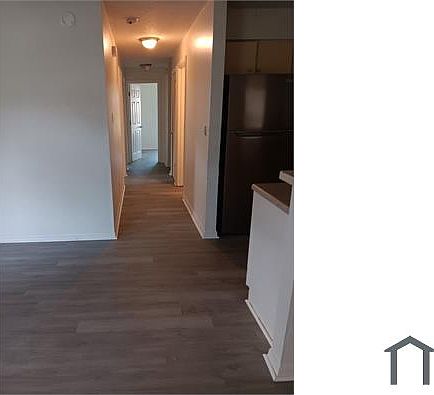 5th image of 3220 E Caracas St