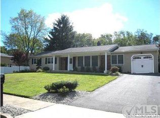 22 Geanne Way, Marlboro, NJ 07746