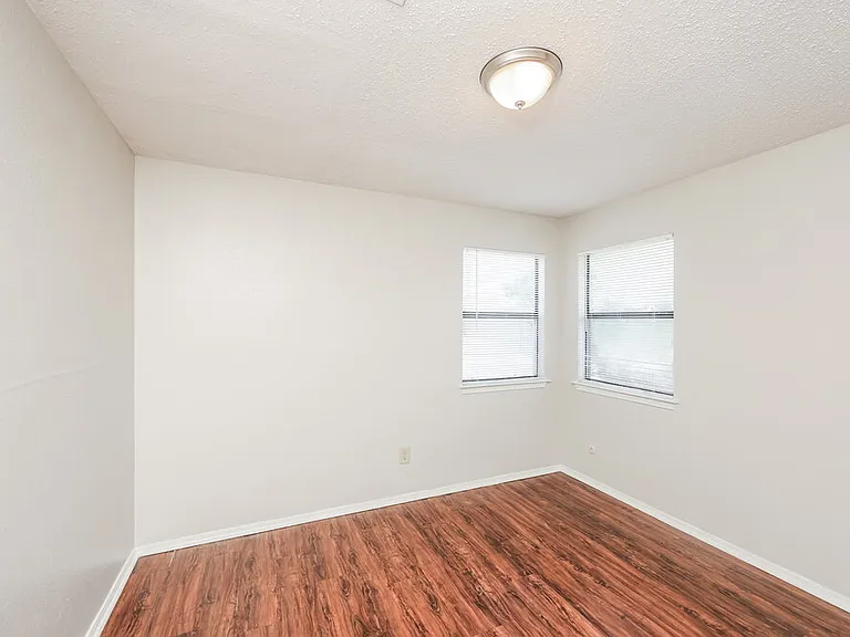 2728 Oak Bend Ln — Photo 14