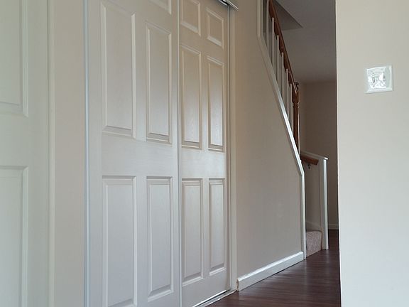 W/D Hookup on Main Level