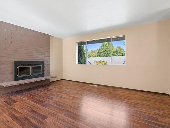 4th image of 1807 172nd Pl NE
