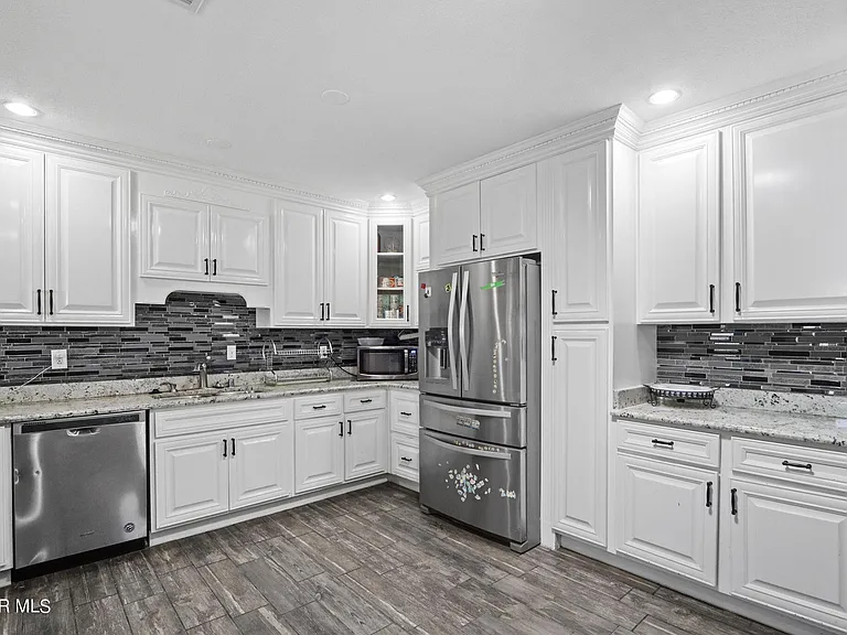 359 Mary Jeanne Ln — Photo 8