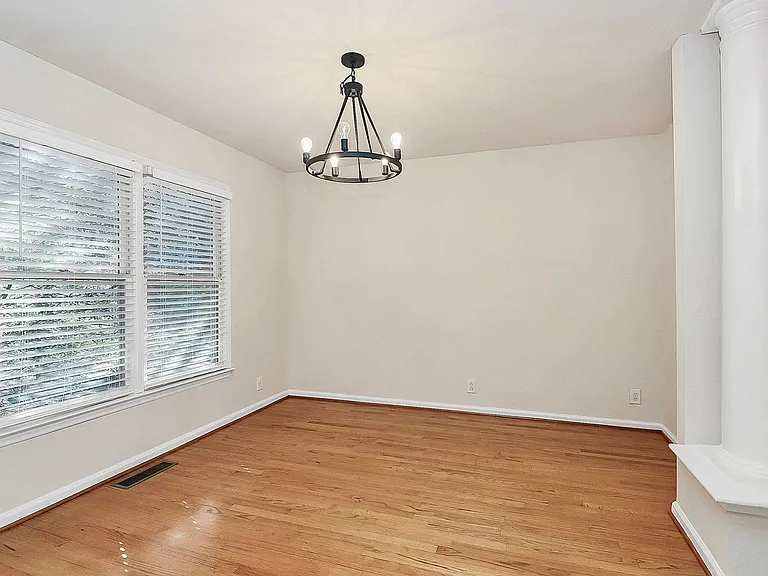 500 River Oaks Ln — Photo 4
