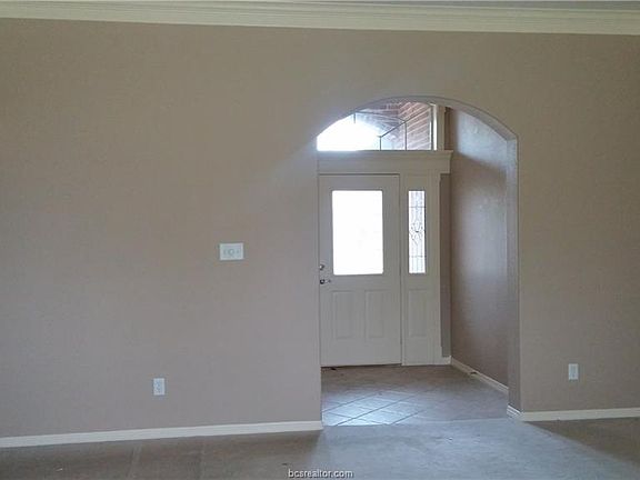 4th image of 3800 Bridle Ct