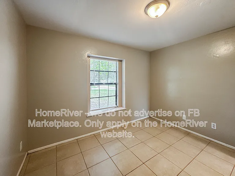 1720 SW 3rd Pl — Photo 16
