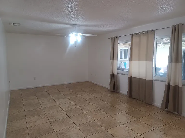 4808 Lucaya Dr — Photo 7