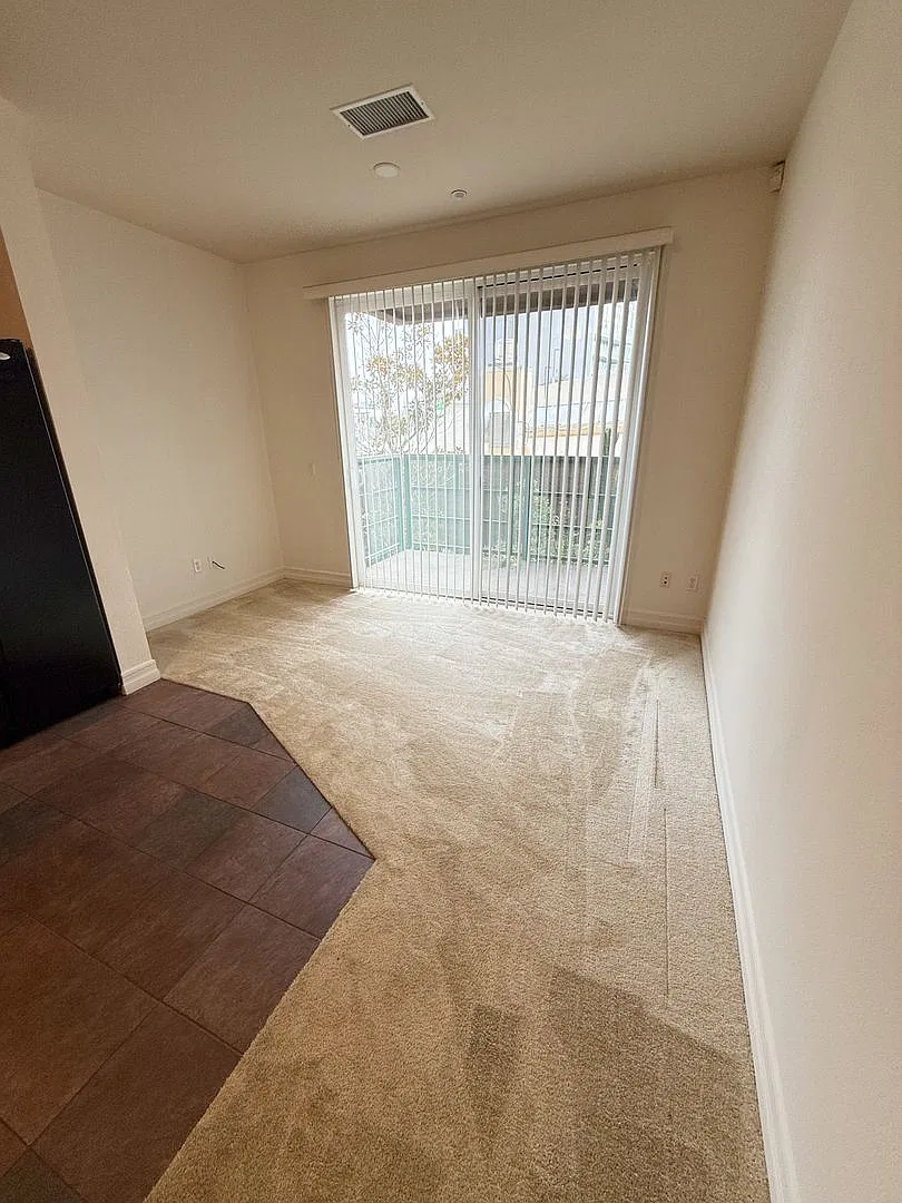 1 Bed/ 1 Bath Condo for Rent at Park Blvd. East! — Photo 3