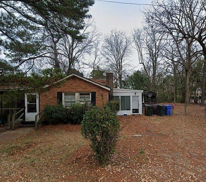 2nd image of 1507 Carolina St E