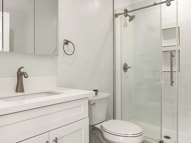1713 Kelton Ave — Photo 23