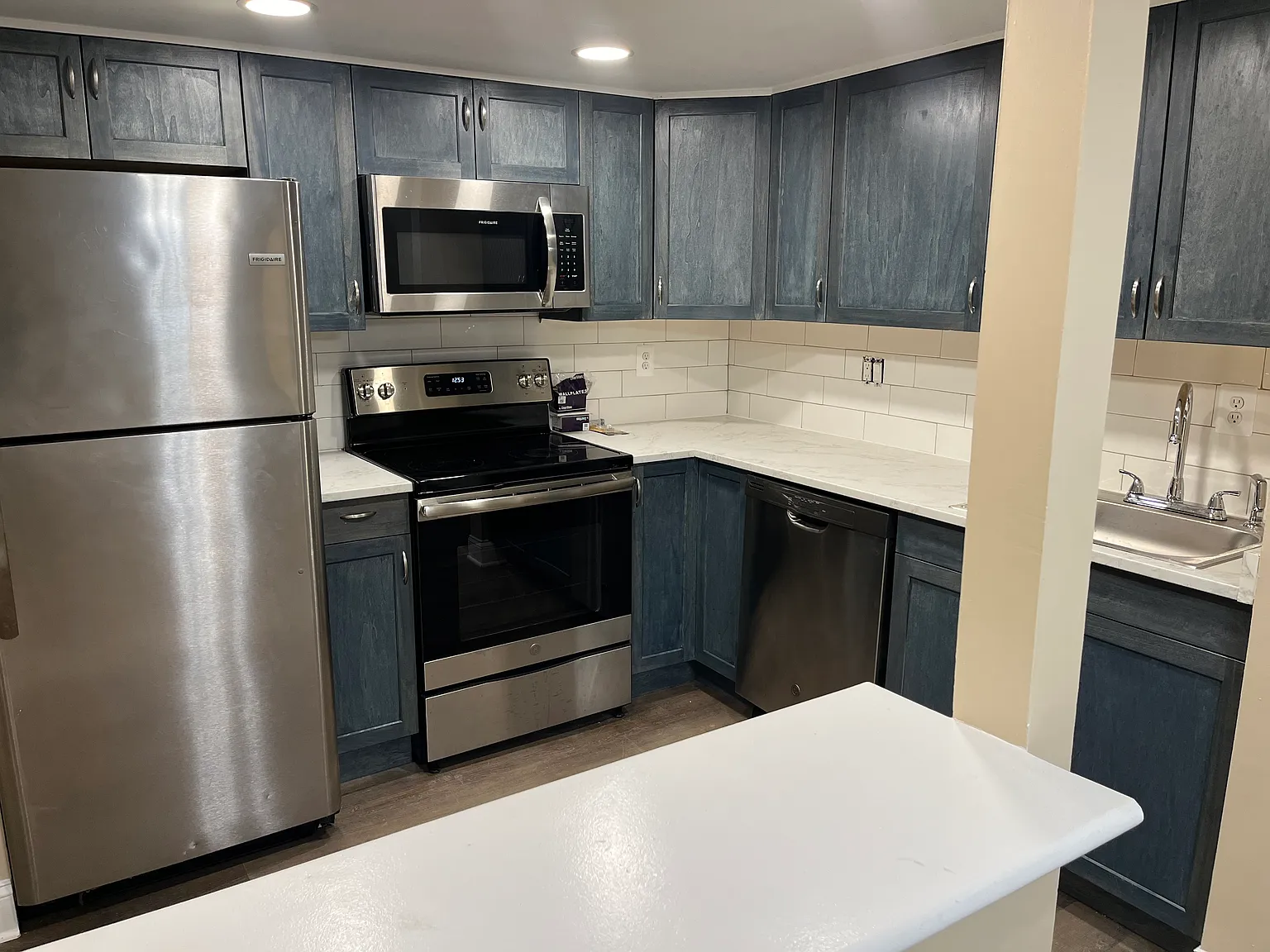 2 bed, 1168 sqft, $2,500 — Photo 1