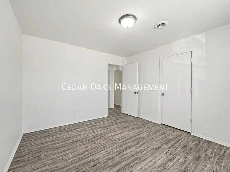 1931 W Deane St #U — Photo 16