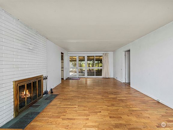3rd image of 17637 42nd Avenue S