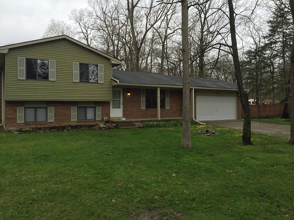 1st image of 3584 Woodview Ave