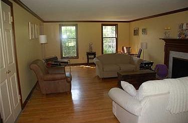 3rd image of 3001 Hartswood Dr