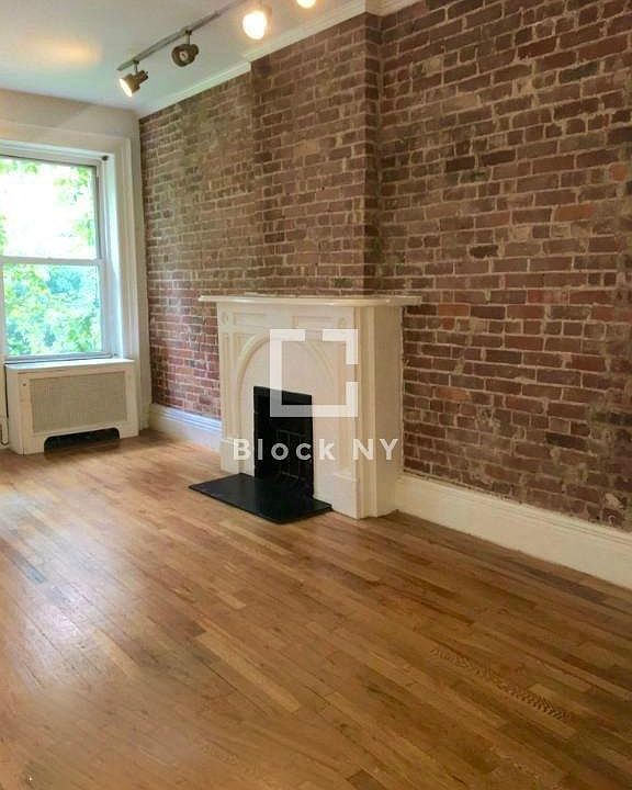 2nd image of 149 E 36th St APT 4R