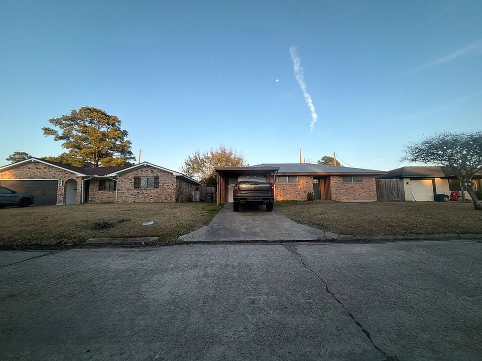 1st image of 930 Connecticut St