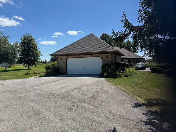 3rd image of 1026 S Schoolhouse Rd