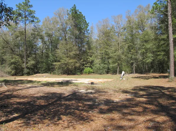 81 Malloy Ln, Defuniak Springs, FL 32433