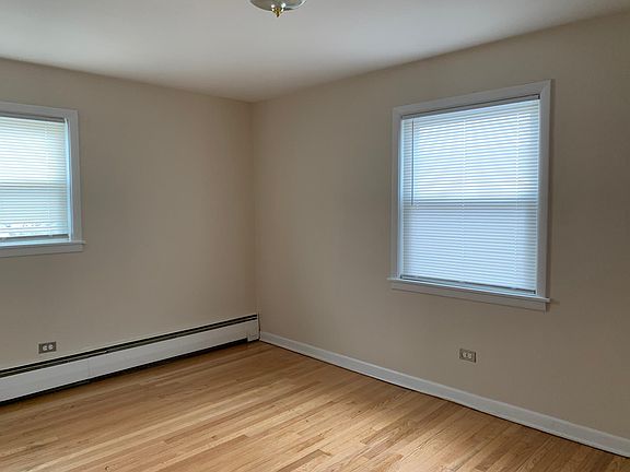 3rd image of 7904 Lamon Ave
