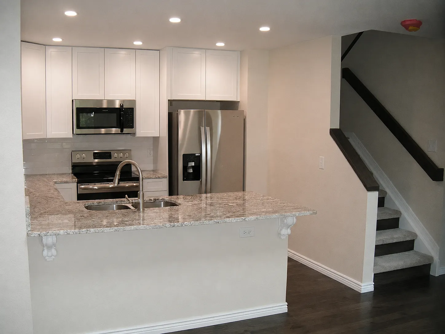 1165 James Ct — Photo 1