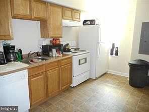 2nd image of 1001 N Monroe St