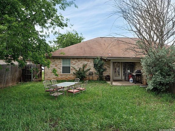 3rd image of 1068 MISTY ACRES DR