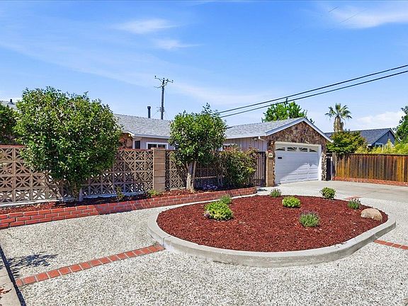 3rd image of 2419 Brannan Pl