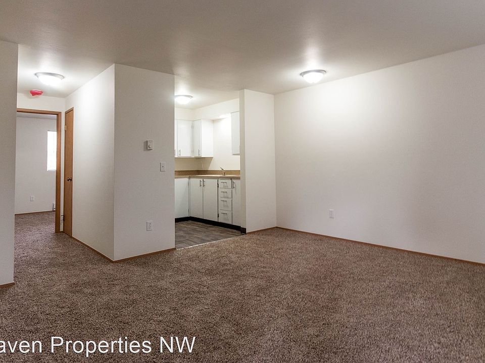 1st image of 26 NE Dogwood St APT 2